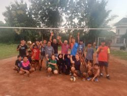 Lurah Tosaren Apresiasi Semangat Pemuda Cakarsi Lewat Kegiatan Bola Voli