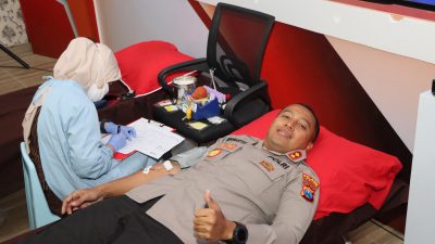 Polres Kediri Kota dan Serikat Pekerja Gelar Donor Darah di Momen May Day