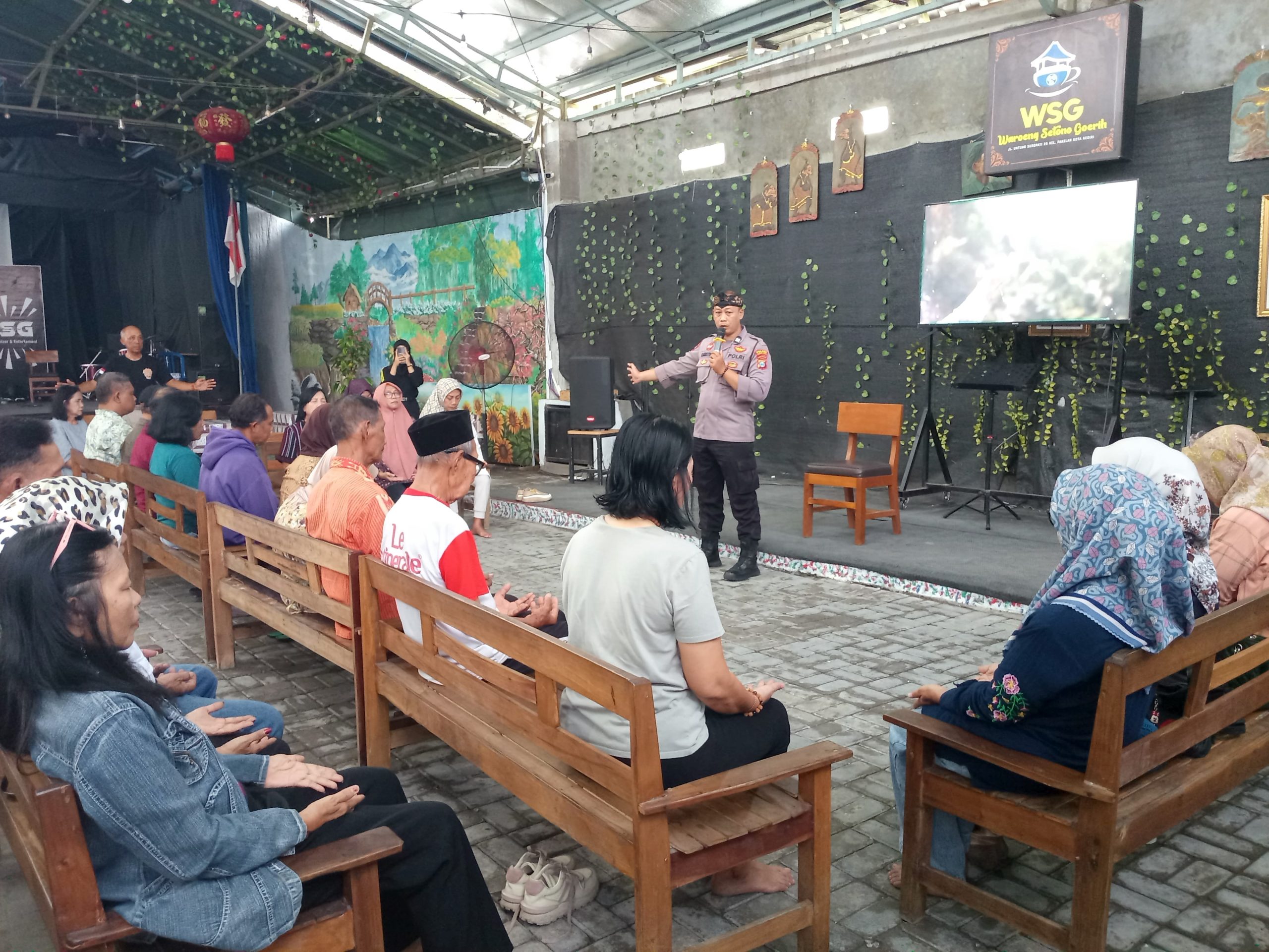 Polsek Kota Kediri Bersama Rumah Budaya Gelar Terapi Gratis: Menggugah Kesehatan Lewat Sentuhan Tradisi
