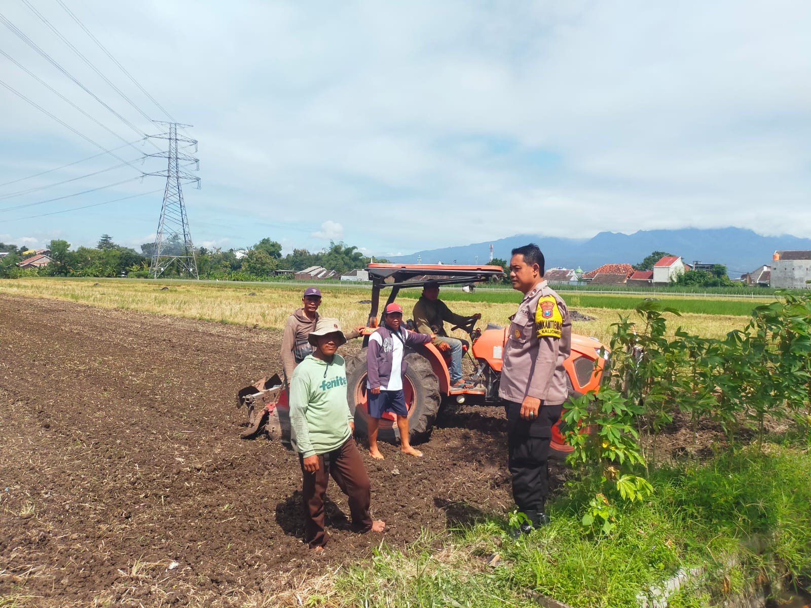 Lewat Program “Polisi Sobo Sawah”, Aipda Andrey Ajak Petani Prasojo Tingkatkan Ketahanan Pangan