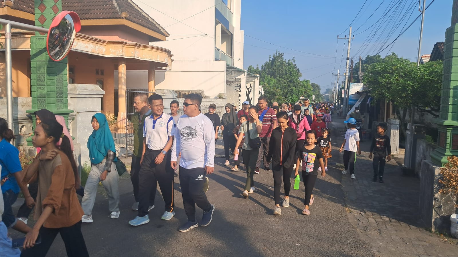 PG Pesantren Baru Gelar Jalan Santai Sambut Musim Giling, Polsek Pesantren Tertibkan Pengamanan