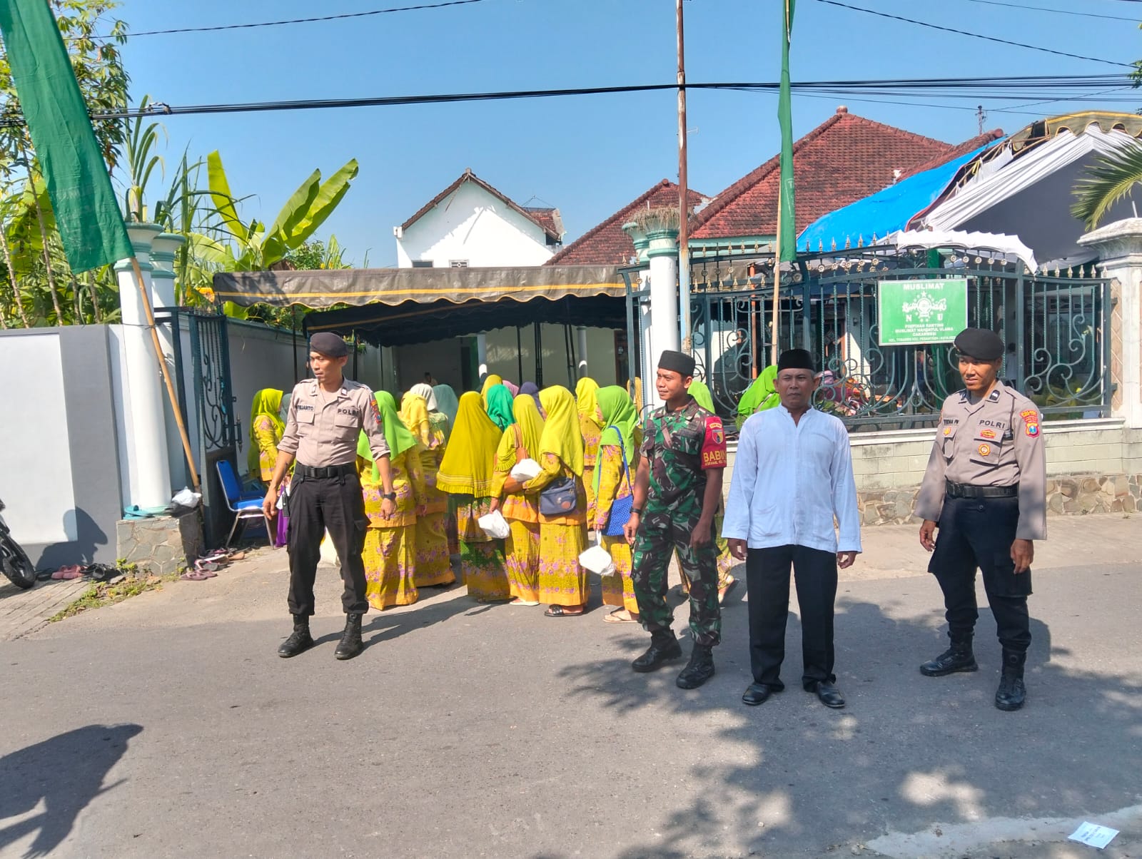 Polsek Pesantren Amankan Pengajian Rutin Muslimat NU, Pastikan Situasi Tertib dan Aman