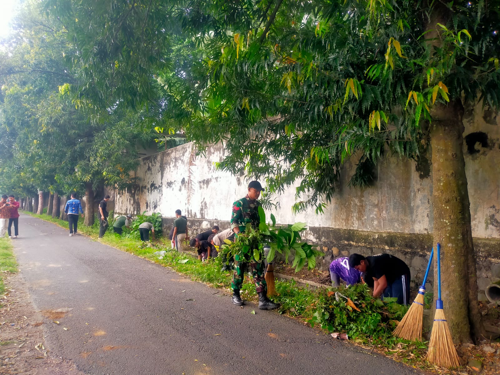 Koramil Pesantren Apresiasi Semangat Gotong Royong Tiga Pilar di Bangsal