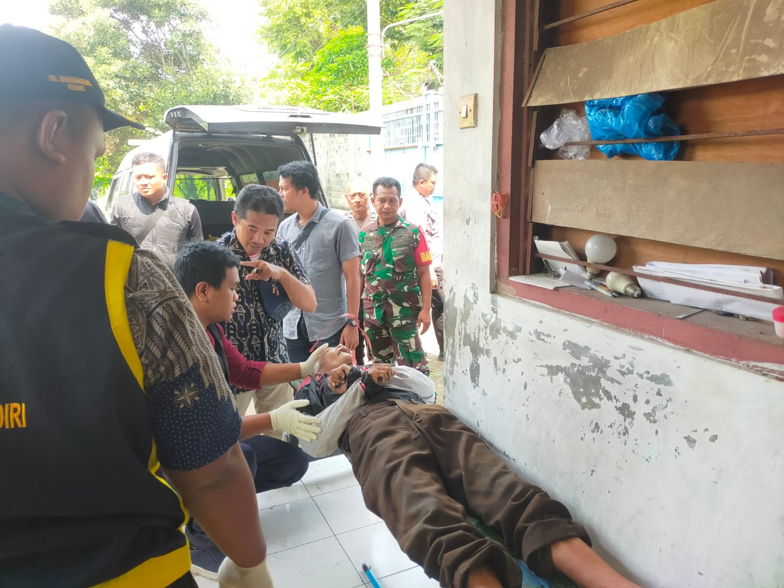 Warga Kandat Ditemukan Meninggal di Depan Pos Jaga Gudang UD Dwi Jaya Kediri