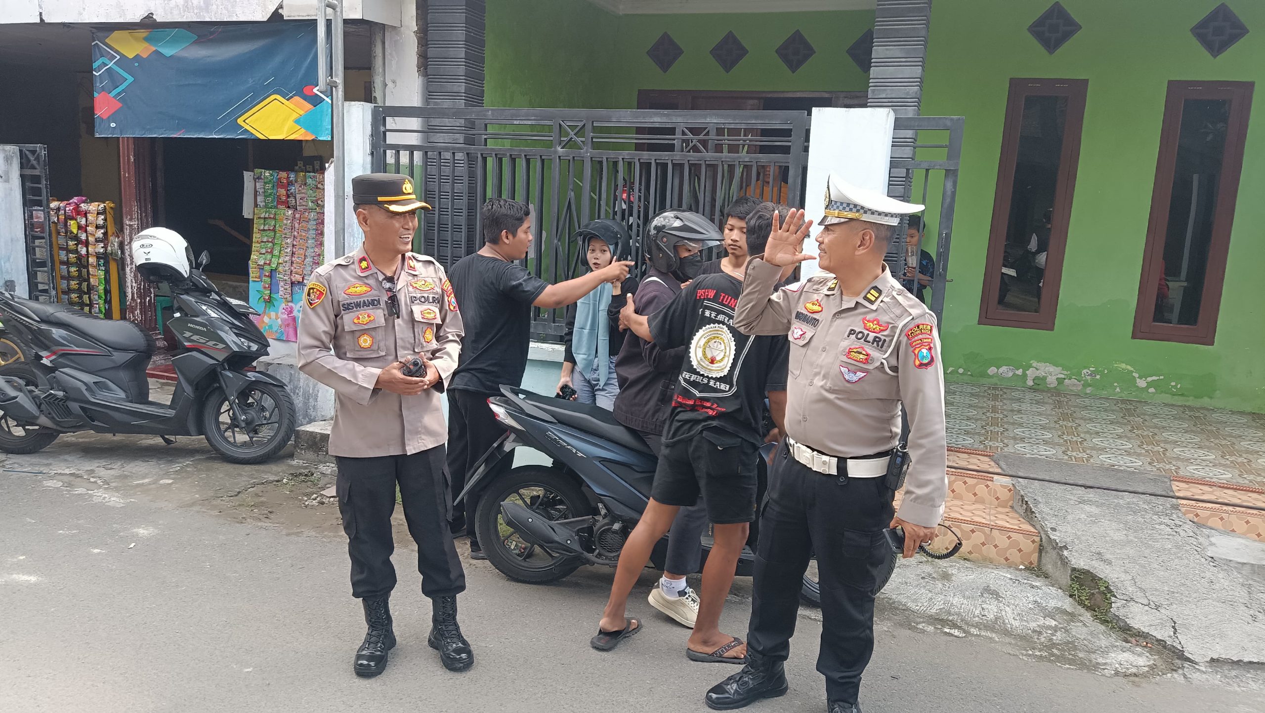 Calon Warga Baru PSHW Ranting Pesantren Bertolak ke Madiun, Polsek Pastikan Keberangkatan Kondusif