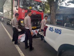 Nahas! Gadis Pengendara Scoopy Tewas Terjepit Dua Truk di Depan Terminal Lama Kediri