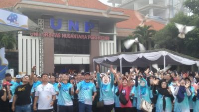 UNP Kediri Kukuhkan Langkah Menuju Kelas ASEAN, Jalan Sehat Warnai Puncak Dies Natalis ke-48