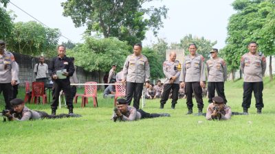 Polres Kediri Kota Asah Kemampuan Personel Lewat Latihan Menembak di Brimob