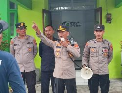 Polsek Pesantren Tingkatkan Profesionalisme Satpam Pasar Joyoboyo Lewat Latkatpuan