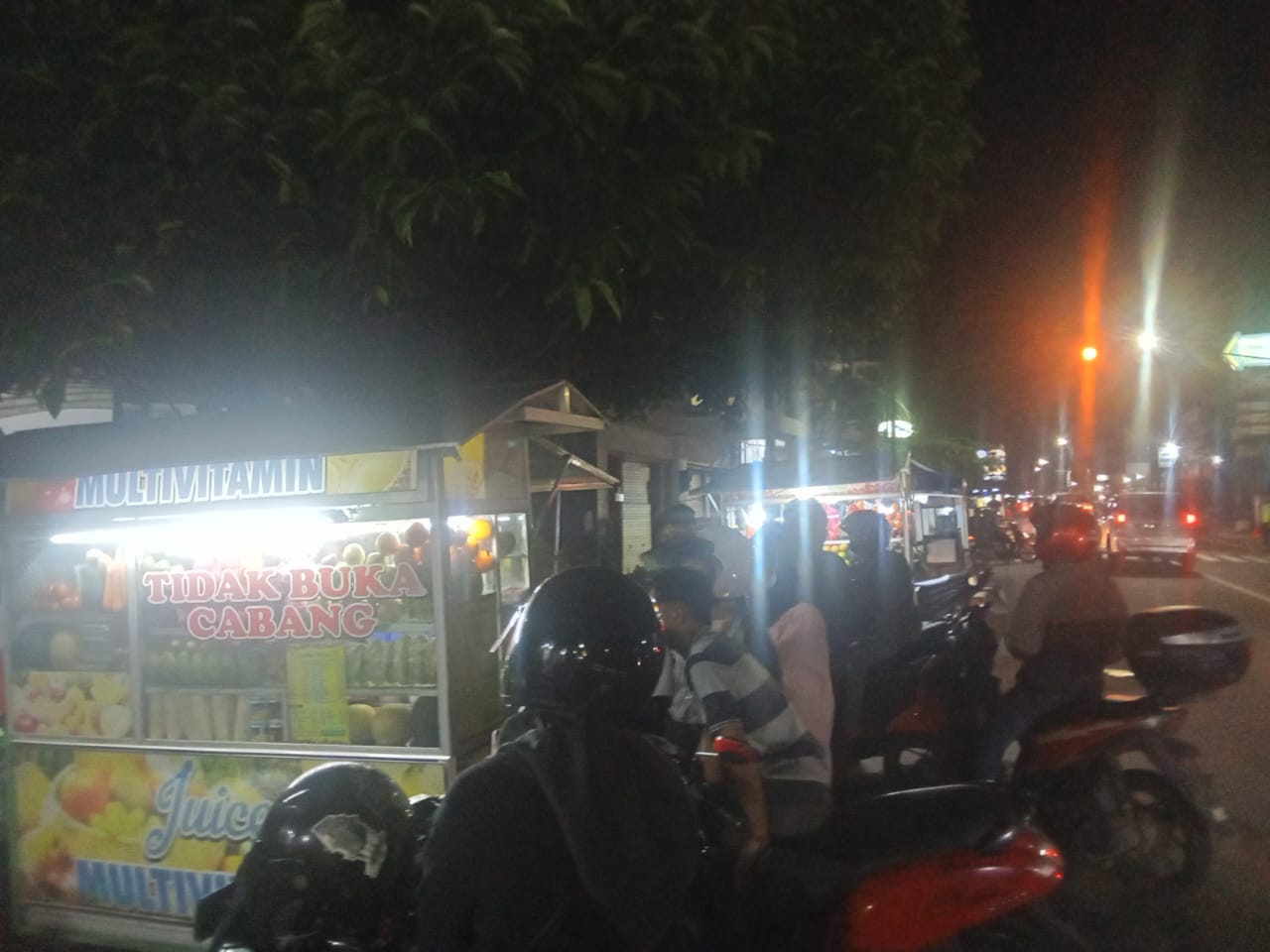 Suliadi Bertahan Jualan Juice di Tengah Gempuran Minuman Kekinian dan Cuaca Ekstrem