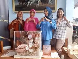 Bhayangkari Kediri Kota Dorong UMKM Batik Ecoprint Karya Anggotanya Tembus Lomba Tingkat Jatim