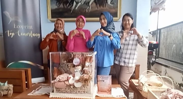 Bhayangkari Kediri Kota Dorong UMKM Batik Ecoprint Karya Anggotanya Tembus Lomba Tingkat Jatim