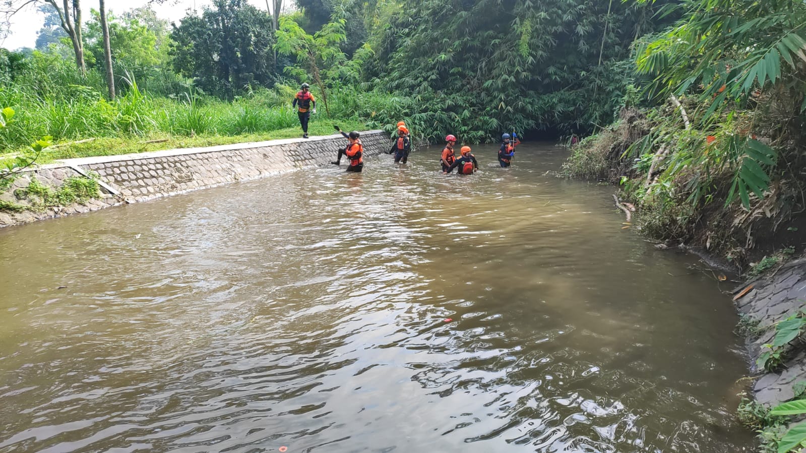Balita Diduga Hanyut di Got, Pencarian Diperluas hingga Sungai Brantas