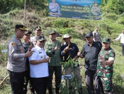 Polisi, TNI, dan Pemkab Blitar Tanam 500 Pohon untuk Pulihkan Area Bekas Tambang Pasir