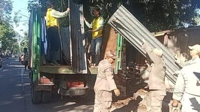 Lahan Kosong di Kediri Ditata Ulang, Lapak Liar di Joyoboyo dan Patiunus Dibongkar