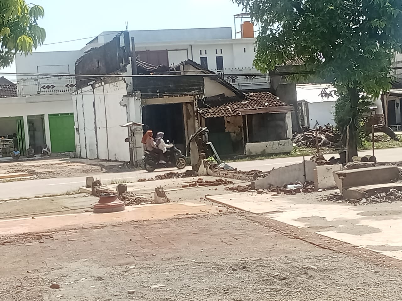 Proyek Tol di Desa Tiron Kembali Terhambat, Eksekusi Rumah Slamet Belum Dilakukan