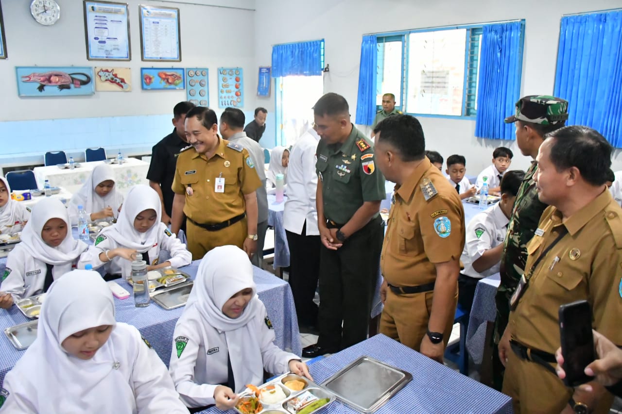 Program Makan Bergizi Gratis Kembali Digulirkan di Ponorogo, Dandim Lakukan Evaluasi Menu