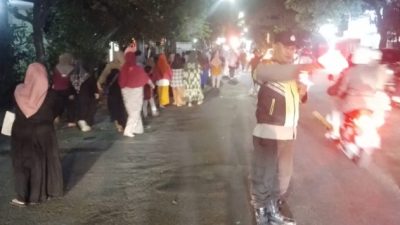 Malam Takbiran, Warga Ngadirejo Gelar Pawai Obor, Didukung Tiga Pilar
