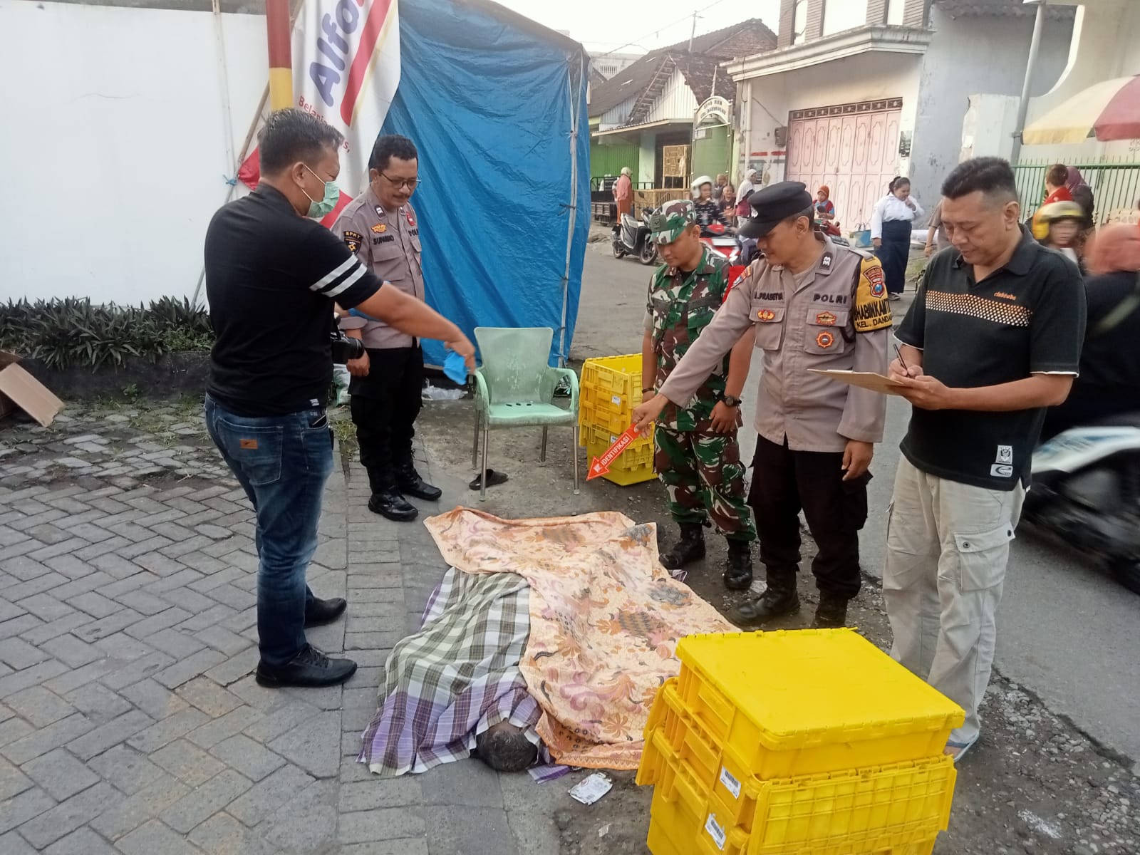 Penjual Ketan Asal Jepara Meninggal Mendadak di Depan Minimarket di Kota Kediri