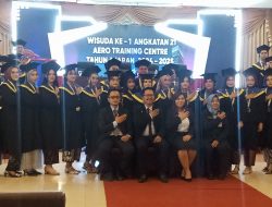 Wisuda Perdana ATC Kediri, Siti Aisyah dan Saudara Kembar Raih Predikat Cumlaude