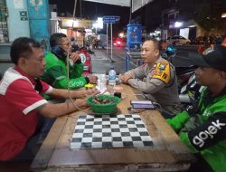 Polisi RW Balowerti Gelar Patroli Dialogis di Sekitar Stasiun Kediri