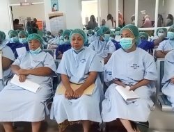 Peringati Hari Keluarga Nasional, Dinas P2KBP3A Kabupaten Kediri Gelar Operasi KB Gratis, Diikuti Ratusan Warga