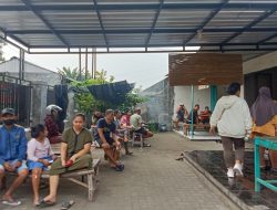 Warung Azizah, Nasi Pecel dan Tumpang Rp 3.000 Bikin Pembeli Antre Layaknya di Klinik