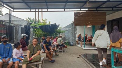 Warung Azizah, Nasi Pecel dan Tumpang Rp 3.000 Bikin Pembeli Antre Layaknya di Klinik