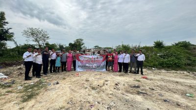 Jelang Hari Bhayangkara ke-79, Polres Lamongan Salurkan Sembako untuk Pemulung di TPA Tambakrigadung