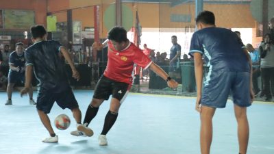Laga Persahabatan Futsal Meriahkan HUT Bhayangkara ke-79, PJU Polres Lamongan Tundukkan Tim Media 7-4