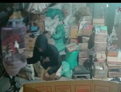 Pencuri Burung di Toko Arul Jaya Lamongan Terekam CCTV, Begini Ciri-Cirinya