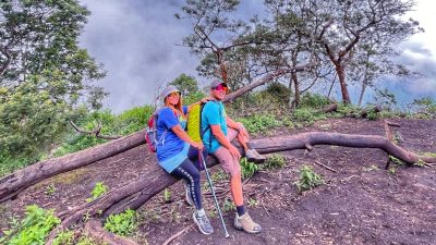 Temukan Ketentraman di Gunung Bokong, Spot Sunrise Tersembunyi di Batu