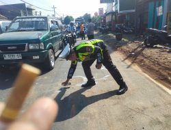 Motor Terpeleset Batu, Ibu dan Anak di Bululawang Tewas Dihantam Truk