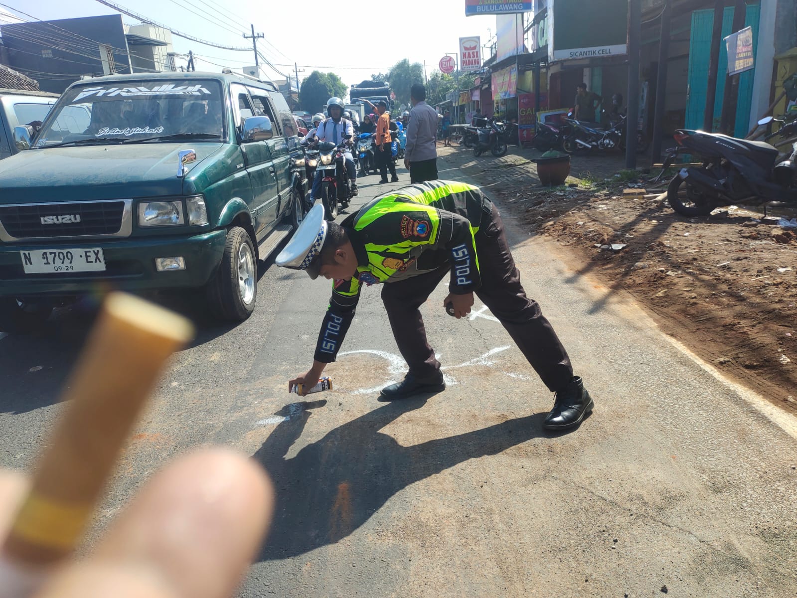 Motor Terpeleset Batu, Ibu dan Anak di Bululawang Tewas Dihantam Truk