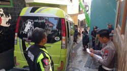 Nahas! Mobil Elf Gagal Kendali, Seorang Nenek di Kota Malang Tewas