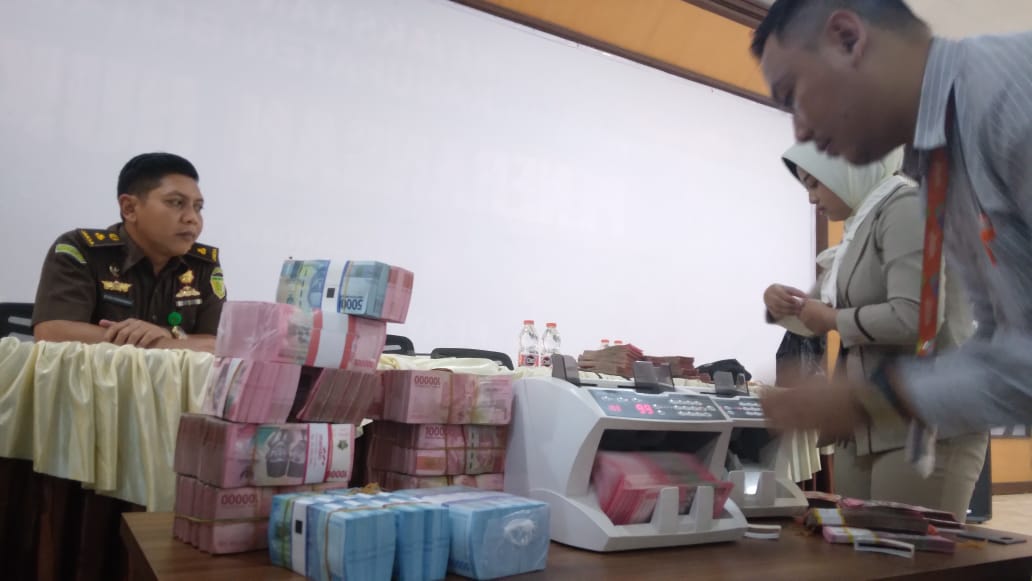 Mantan Kadis PUPR Blitar Diperiksa Jaksa Terkait Proyek Dam Kalibentak