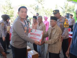 Peringati HUT Bhayangkara ke-79, Polres Blitar Salurkan 200 Paket Sembako ke Warga Kampung Baru