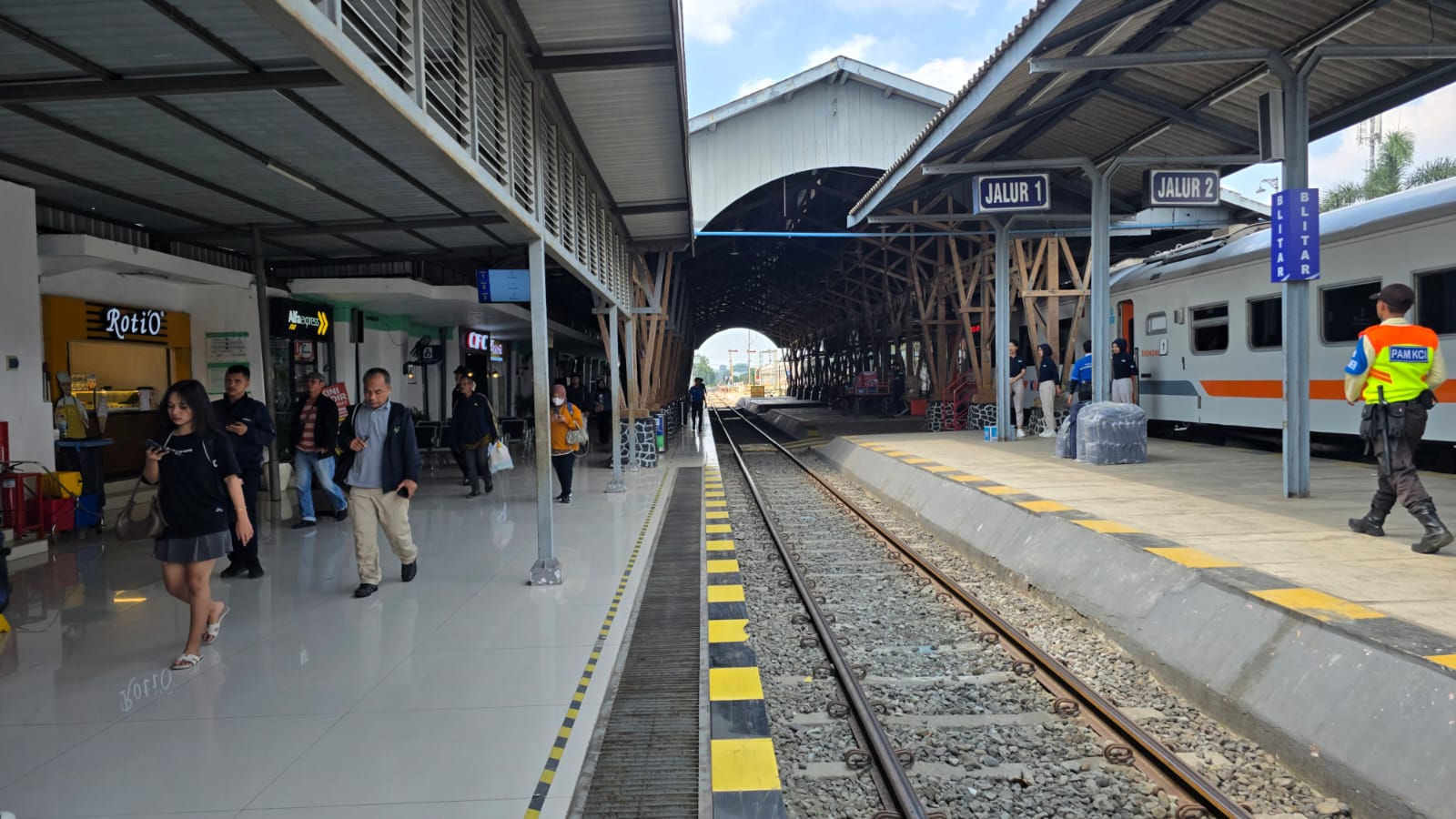 Libur Panjang, Lonjakan Penumpang di Stasiun Blitar Tembus 2.323 Orang