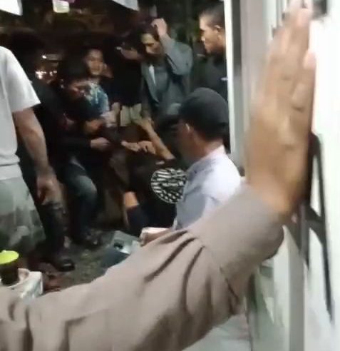Tertangkap Warga Saat Curi Motor, Pemuda Ini Nyaris Babak Belur Dihajar Massa di Jombang