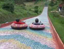 Wisata Duran Duren Wonosalam, Destinasi Favorit Keluarga Saat Libur Sekolah