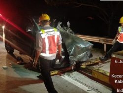 Innova Hantam Truk di Tol Jombang, Balita 4 Tahun Selamat Tanpa Luka