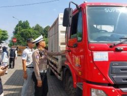 Menjelang Operasi Patuh Semeru 2025, Polres Kediri Temukan Truk ODOL di Jalan Raya