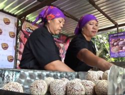 Jajanan Lawas Rasa Kekinian, Onde-Onde Ubi Ungu Khas Jombang Ini Bikin Ketagihan!