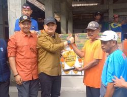 Lawan Banjir Mojoagung, Kapolres Jombang Pimpin Aksi Kemanusiaan