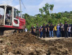 Bupati Jombang Tinjau Jalan Rusak, Pastikan Anggaran Rp 2 Miliar Dialokasikan