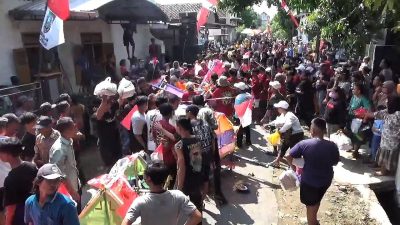 Tradisi Sedekah Bumi di Jombang Ricuh, Warga Berebut Jolen Usai Doa