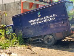 Air Bah Terjang Pantai Gemah Tulungagung, Dua Mobil Kemensos Hanyut