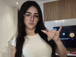 Penampilan Baru Icha Chellow Bikin Pangling Netizen, Dipuji Cantik hingga Disebut Mirip Ikke Jenner