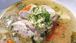 3 Resep Menu Berkuah Nikmat ala Chef Martin Praja, Cocok untuk Musim Hujan!