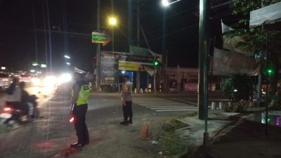 Libur Panjang, Lalu Lintas Padat di Jalur Kediri–Tulungagung, Polisi Lakukan Rekayasa di Perempatan Branggahan